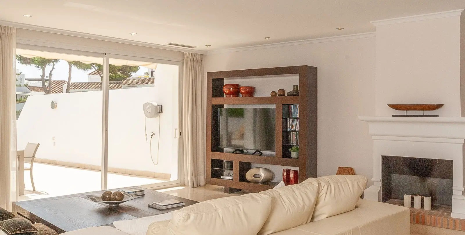 Продажа апартаментов на среднем этаже в Elviria 14
