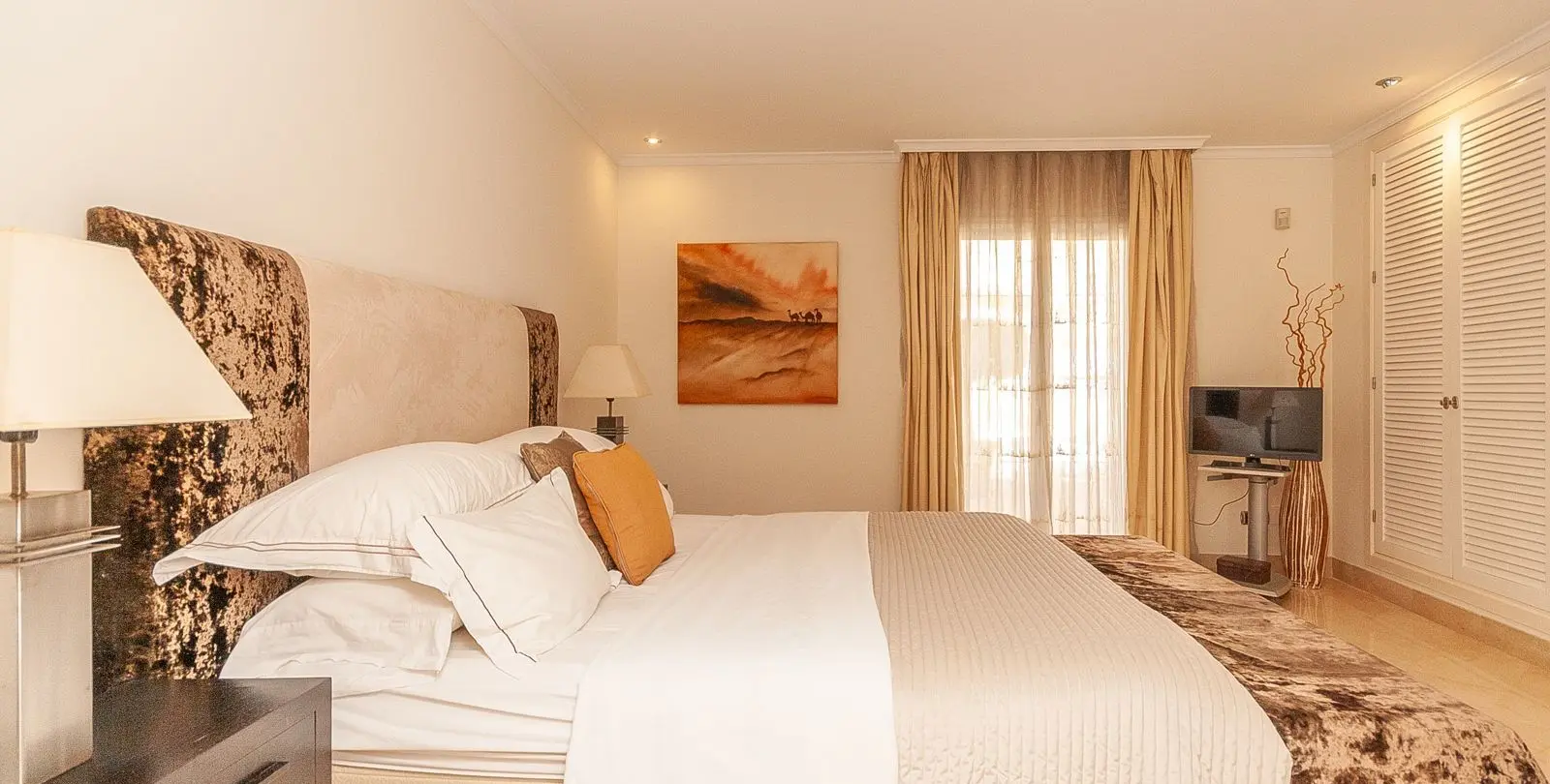 Продажа апартаментов на среднем этаже в Elviria 16