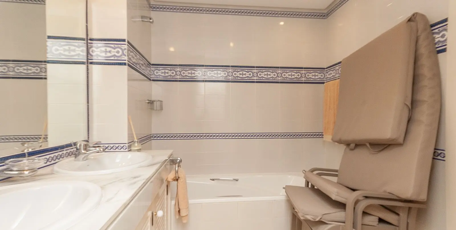 Продажа апартаментов на среднем этаже в Elviria 19