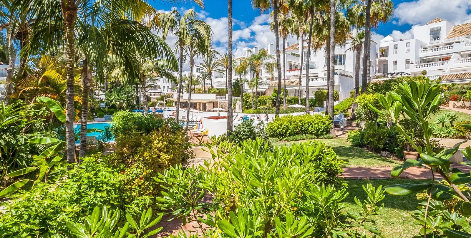 Продажа апартаментов на среднем этаже в Elviria 23