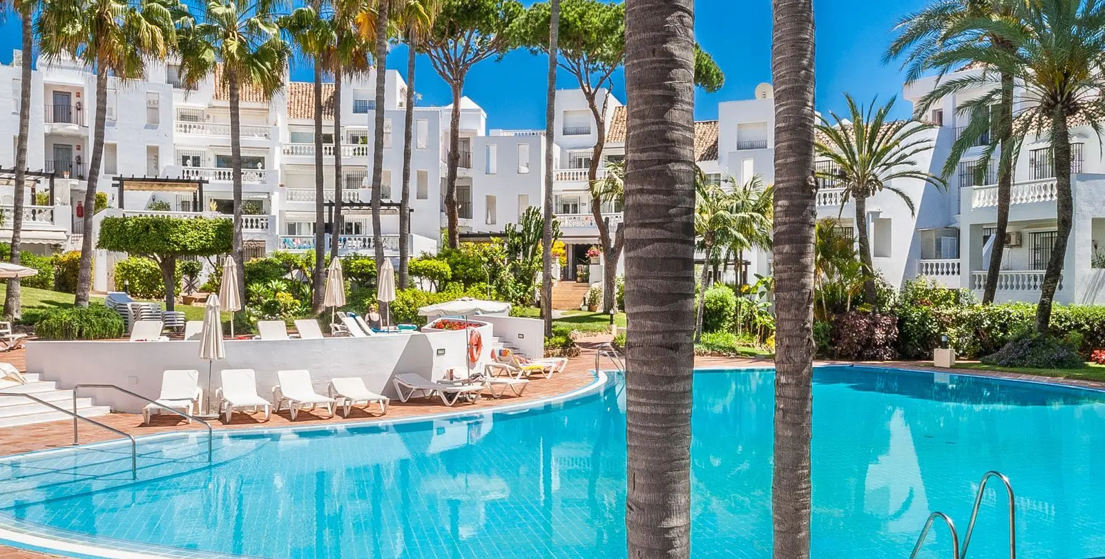 Продажа апартаментов на среднем этаже в Elviria 25