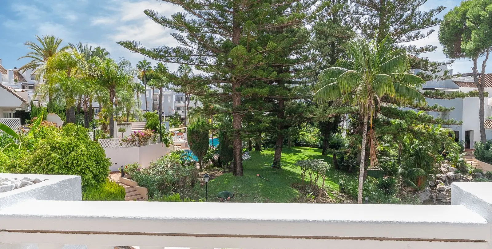 Продажа апартаментов на среднем этаже в Elviria 26