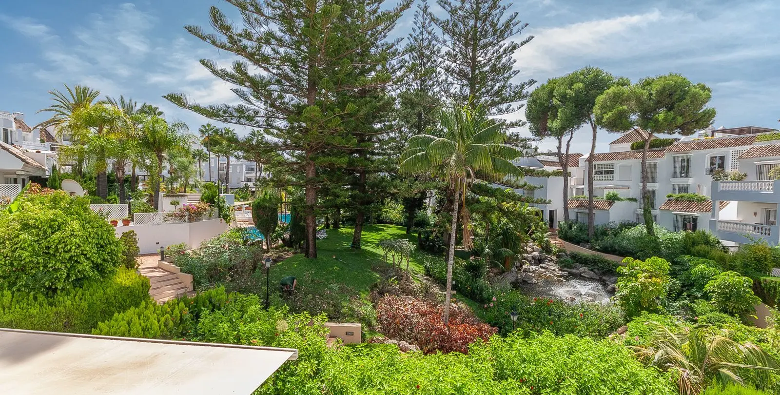 Продажа апартаментов на среднем этаже в Elviria 27