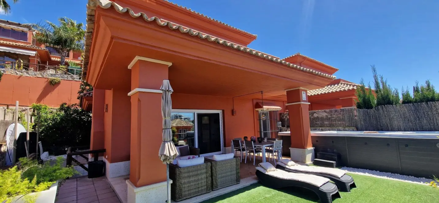 Venta de casa pareada en Santa Clara 0