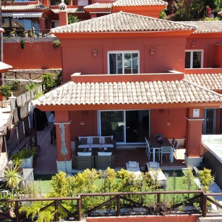 Venta de casa pareada en Santa Clara