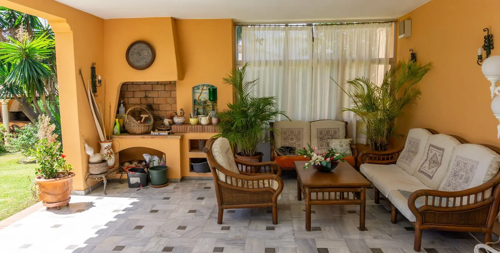 Venta de villa independiente en El Paraiso 13