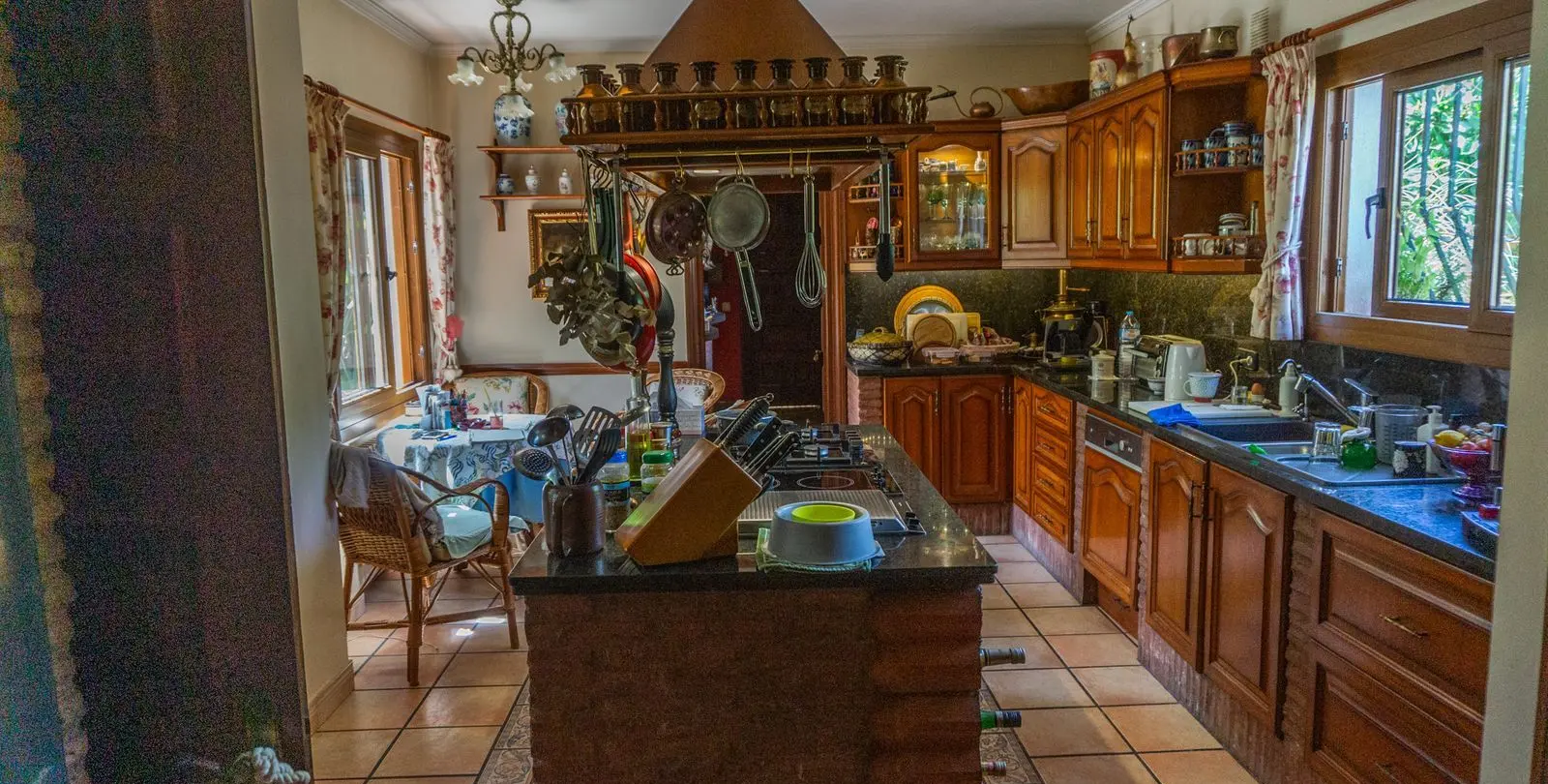 Venta de villa independiente en El Paraiso 22