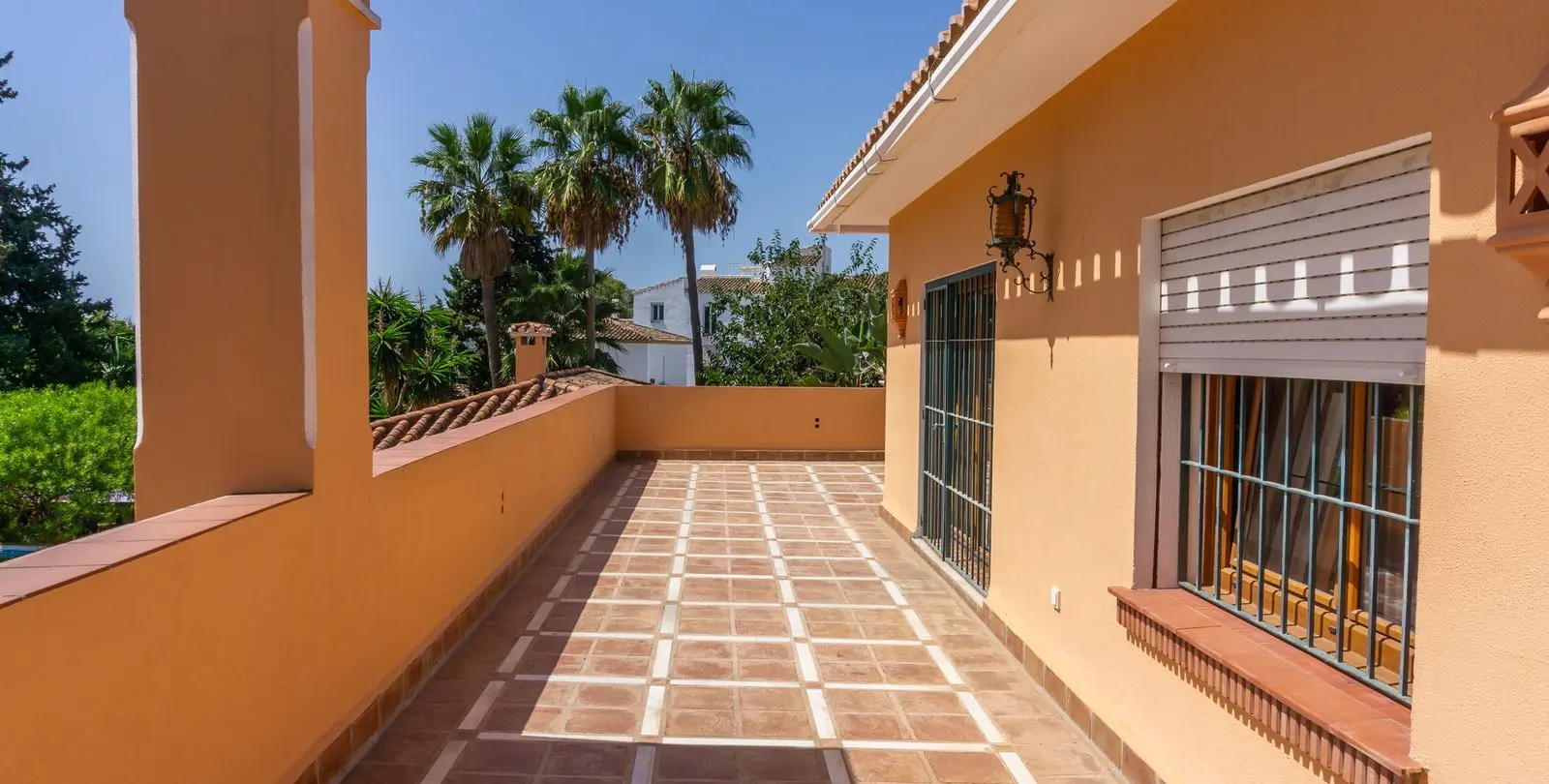 Venta de villa independiente en El Paraiso 35