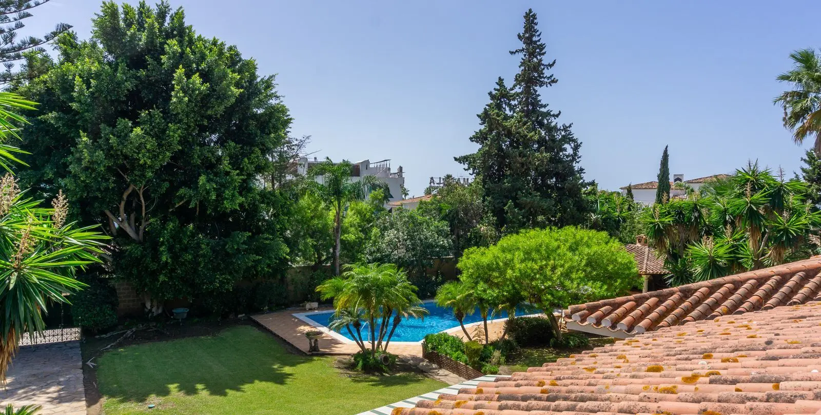 Venta de villa independiente en El Paraiso 38
