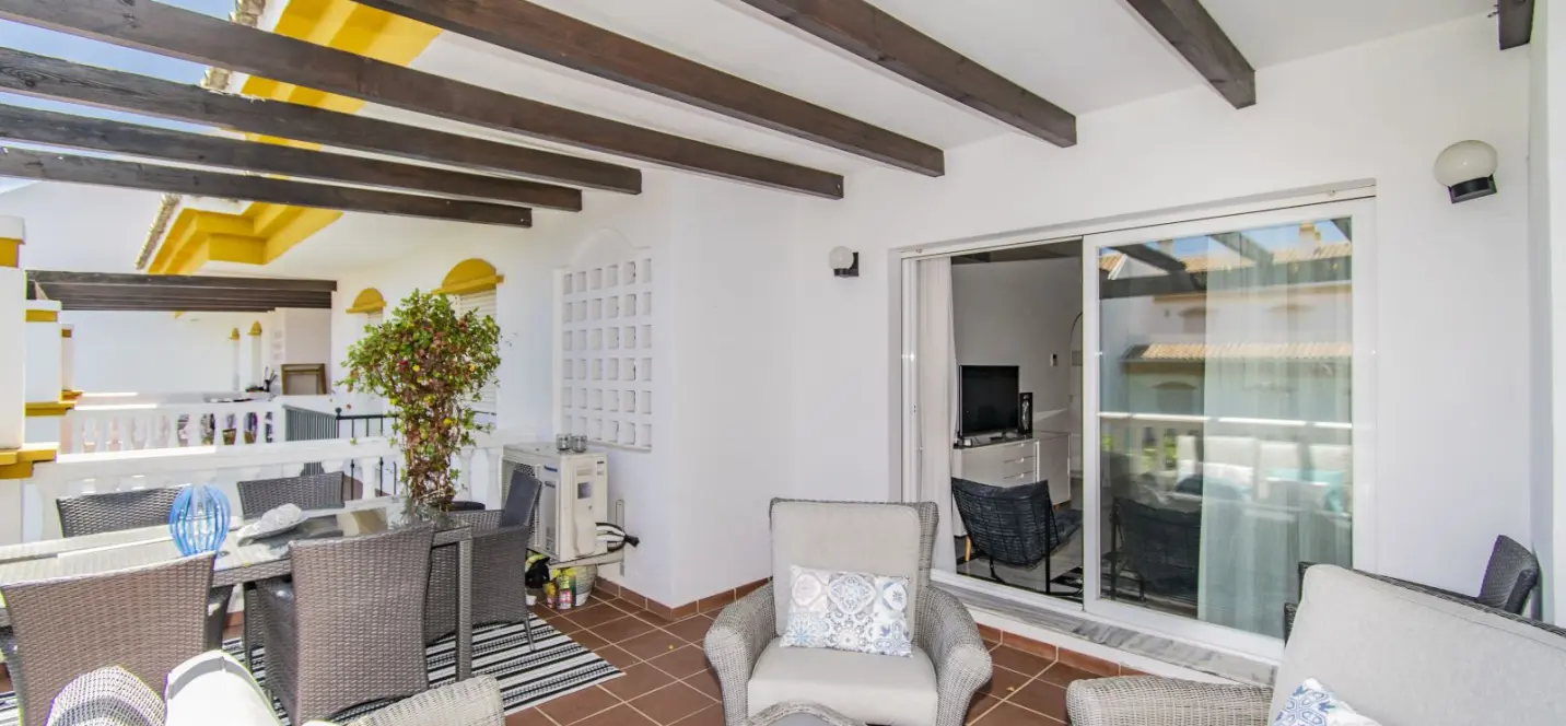 Venta de apartamento en planta media en Nueva Andalucía 1