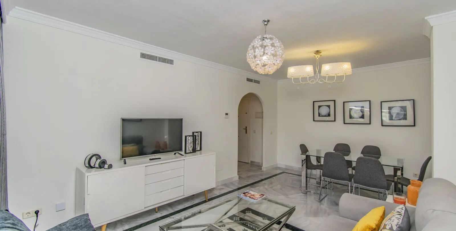 Venta de apartamento en planta media en Nueva Andalucía 5