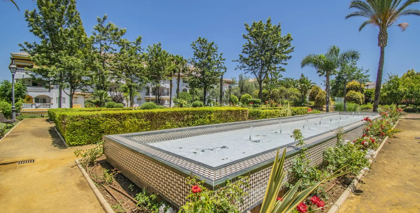 Venta de apartamento en planta media en Nueva Andalucía 15