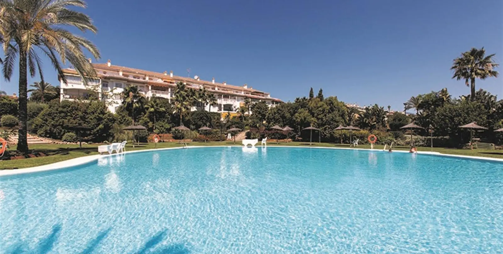 Venta de apartamento en planta media en Nueva Andalucía 22