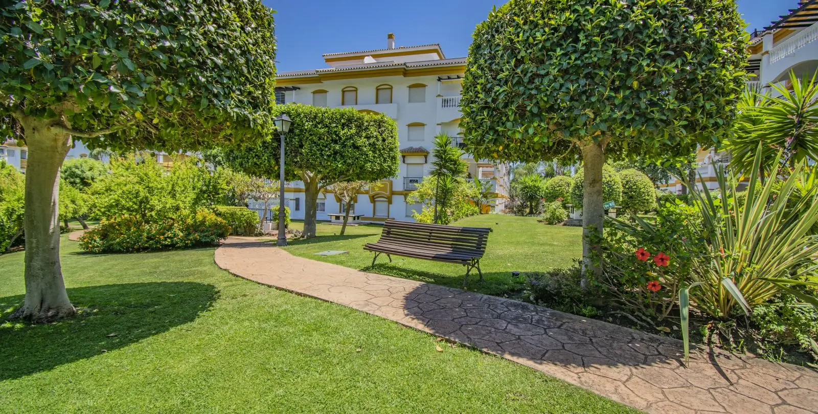Venta de apartamento en planta media en Nueva Andalucía 24