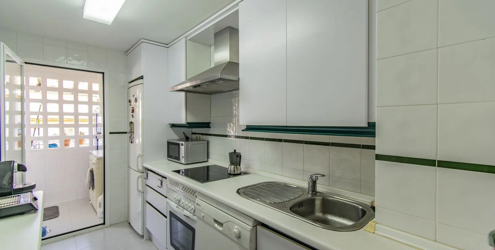Venta de apartamento en planta media en Nueva Andalucía 25