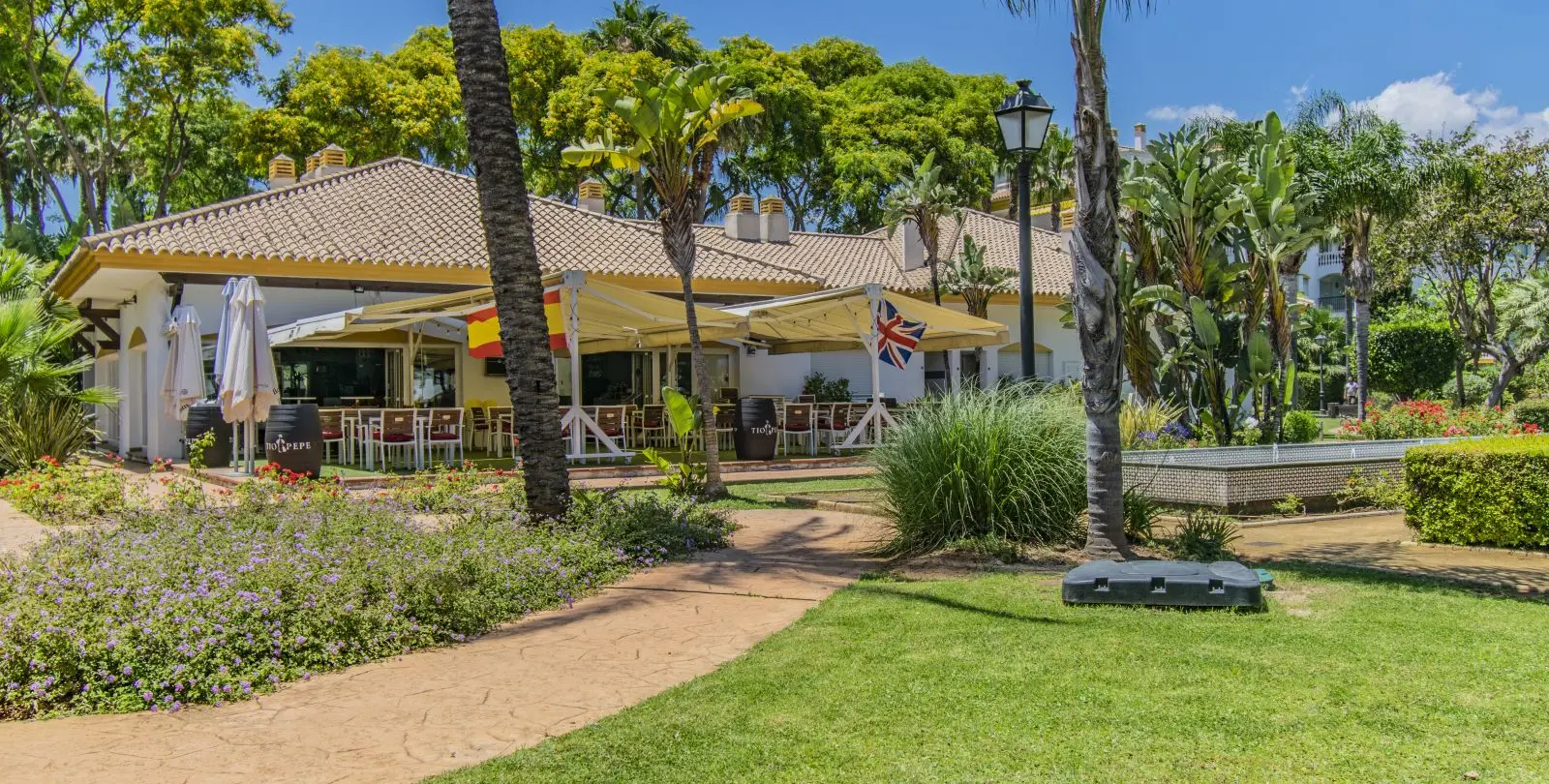 Venta de apartamento en planta media en Nueva Andalucía 35