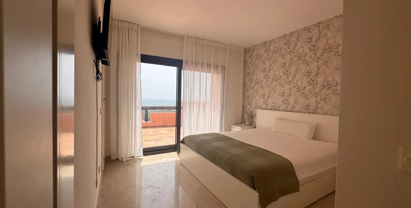 Sale of penthouse in Manilva 8
