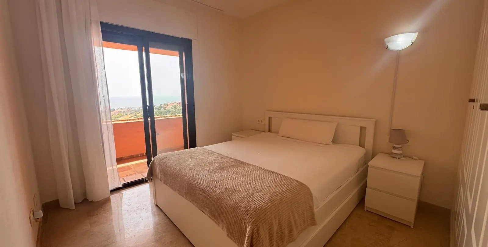Sale of penthouse in Manilva 10