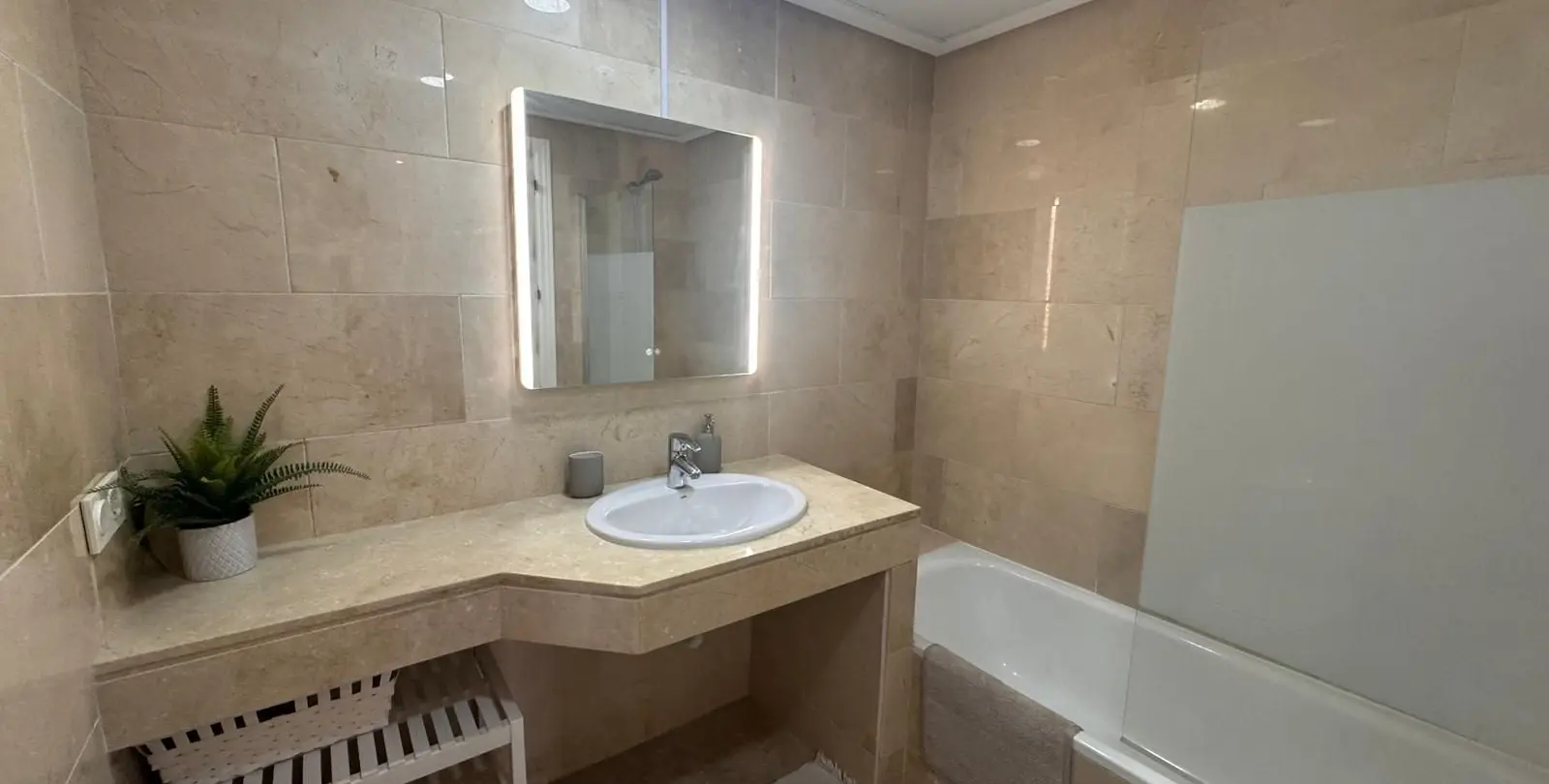 Sale of penthouse in Manilva 12