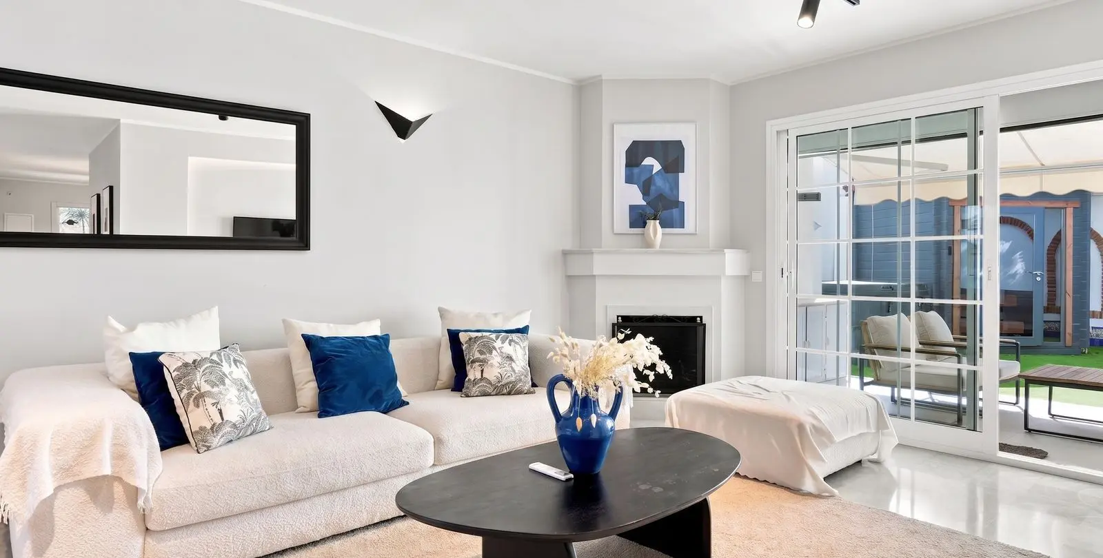 Sale of ground floor apartment in Calahonda 2