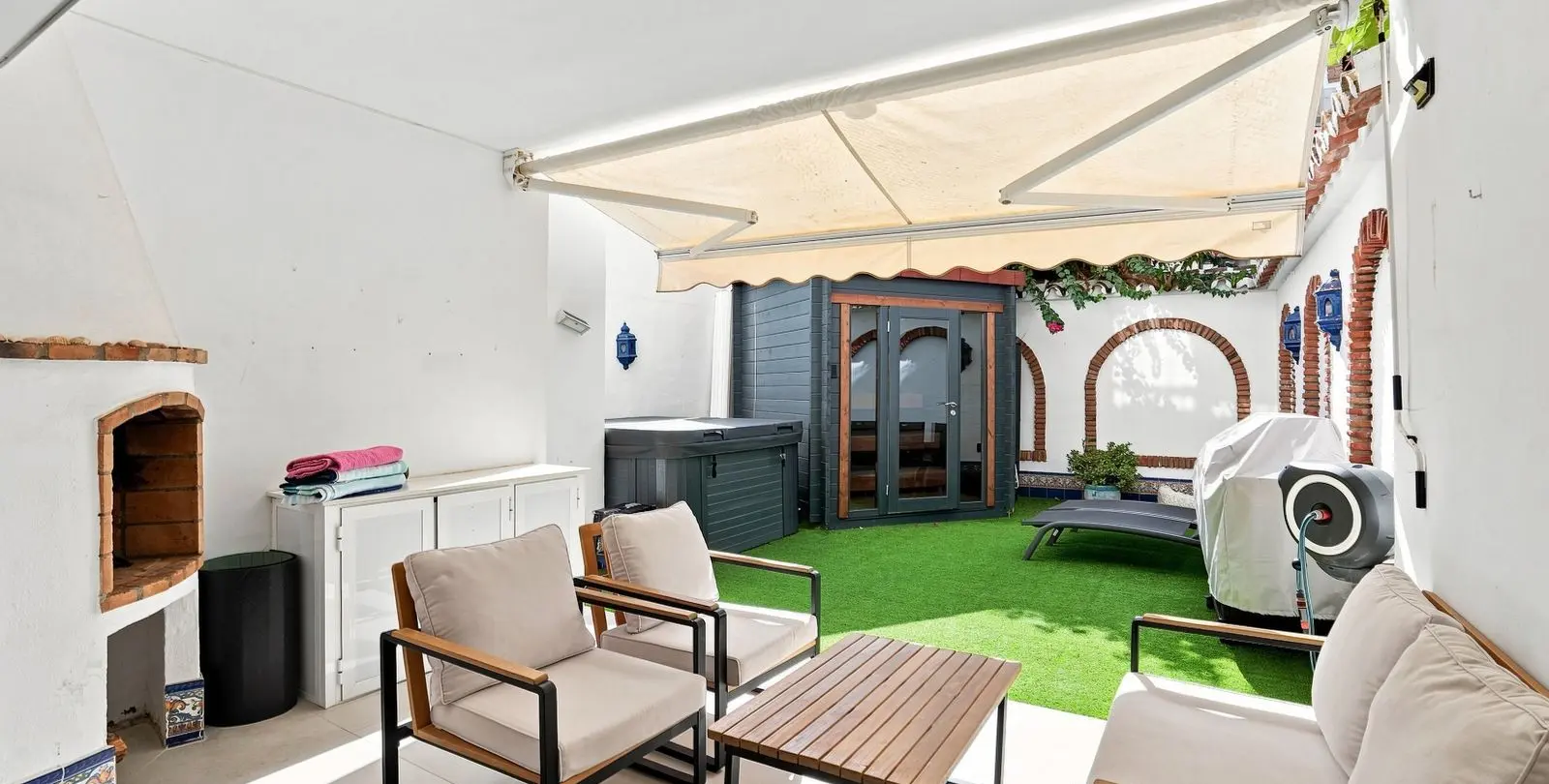 Sale of ground floor apartment in Calahonda 5