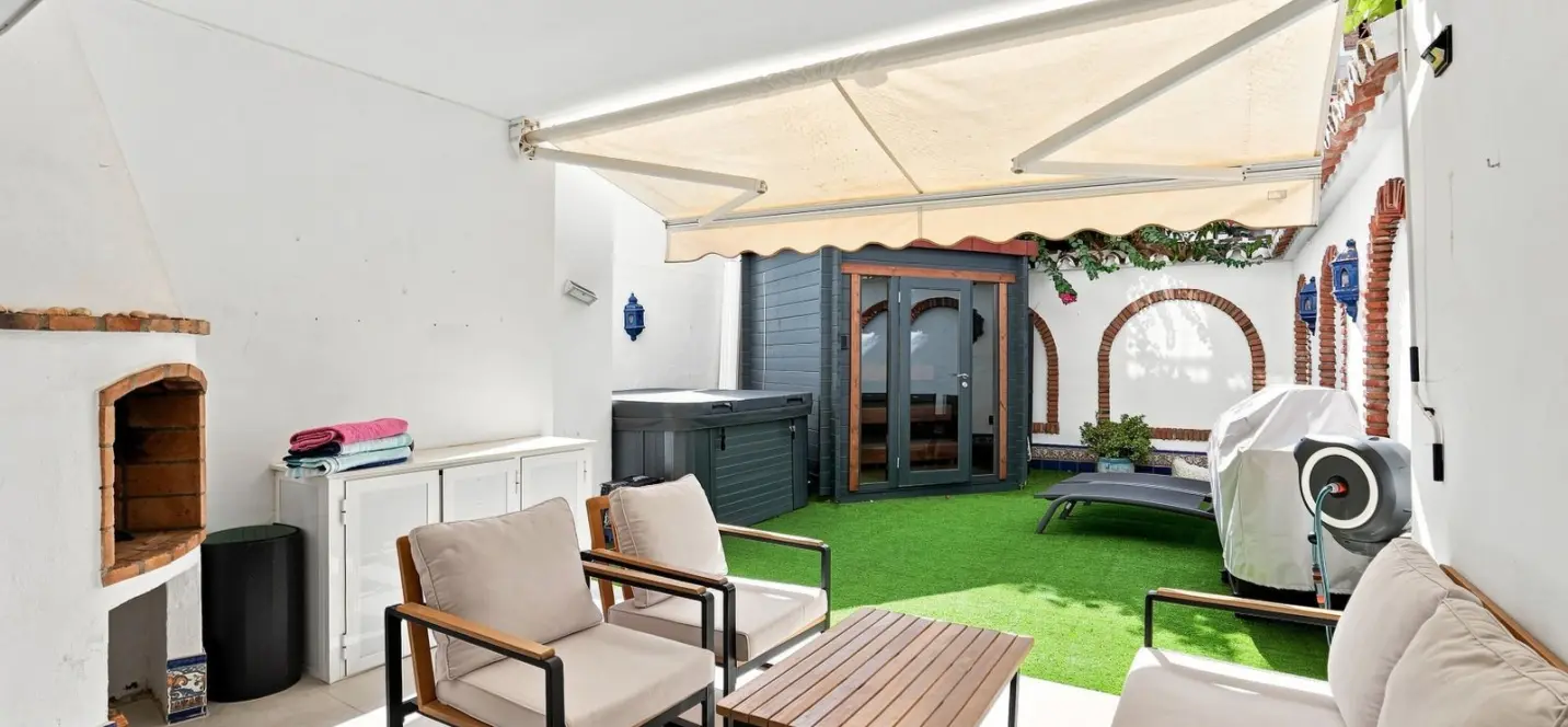 Sale of ground floor apartment in Calahonda 4