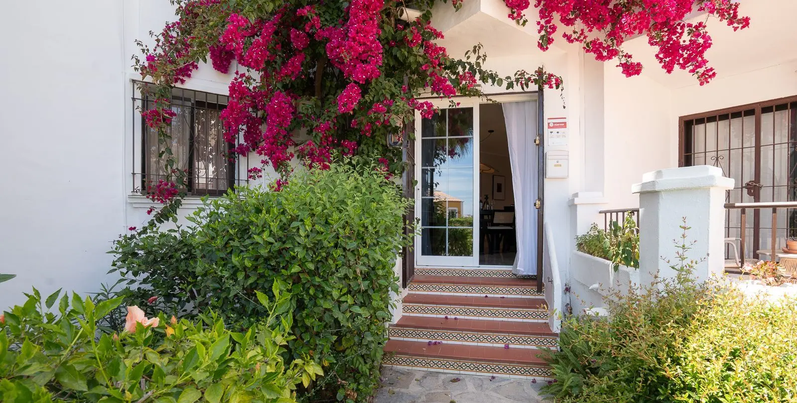 Sale of ground floor apartment in Calahonda 9