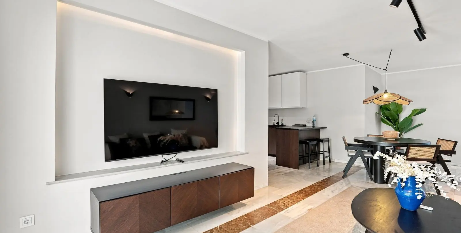 Sale of ground floor apartment in Calahonda 14