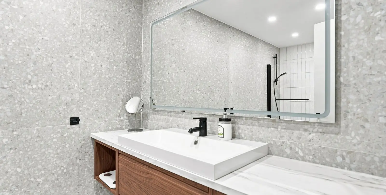 Sale of ground floor apartment in Calahonda 17