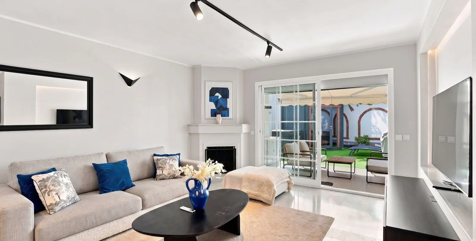 Sale of ground floor apartment in Calahonda 21