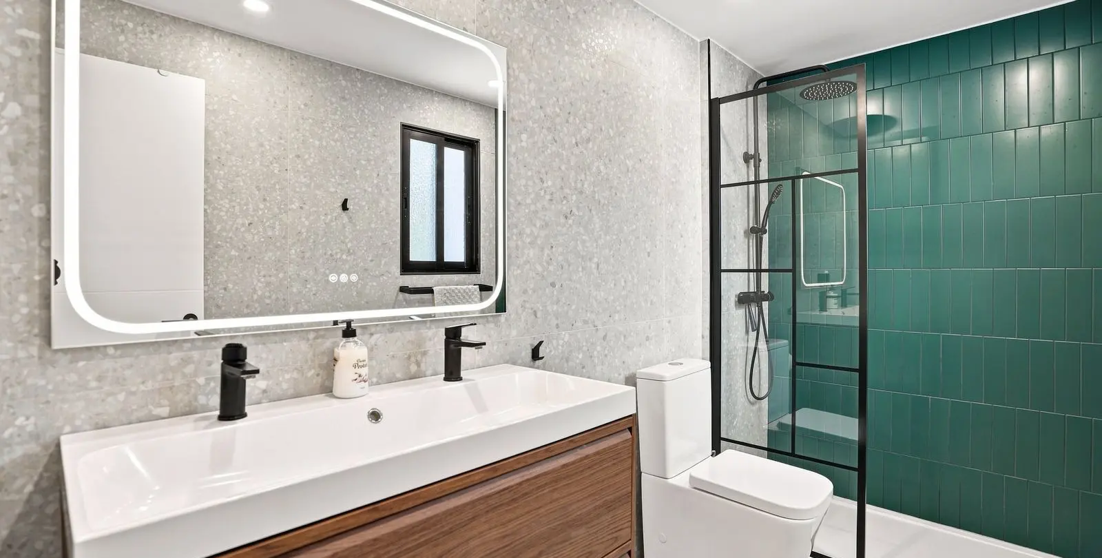 Sale of ground floor apartment in Calahonda 24