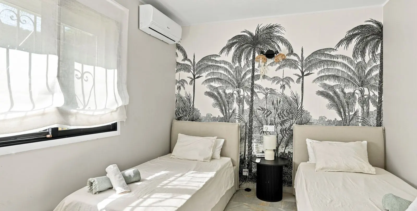 Sale of ground floor apartment in Calahonda 26