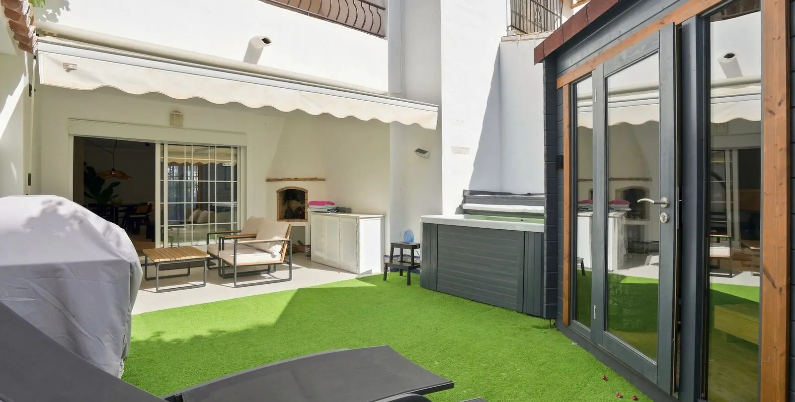 Sale of ground floor apartment in Calahonda 31