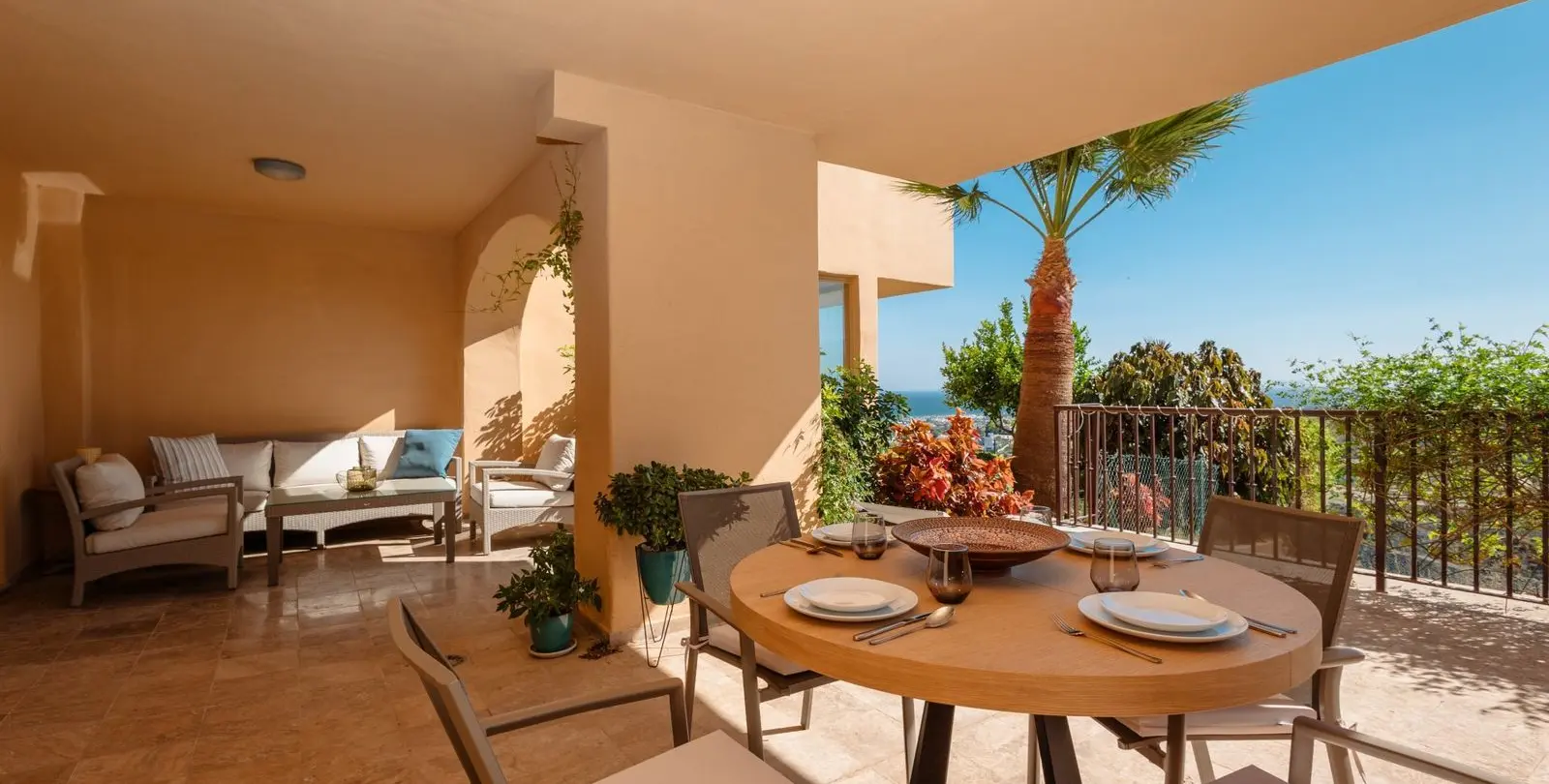 Sale of ground floor apartment in Benahavís 19