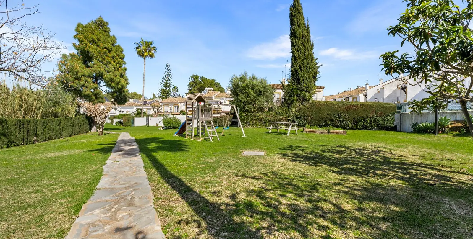 Продажа таунхауса в Estepona 40