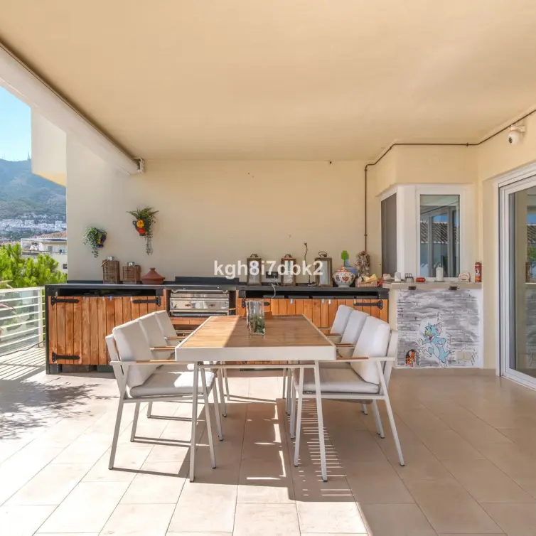 Sale of middle floor apartment in Benalmadena