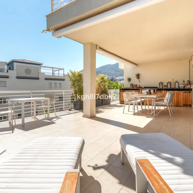 Sale of middle floor apartment in Benalmadena