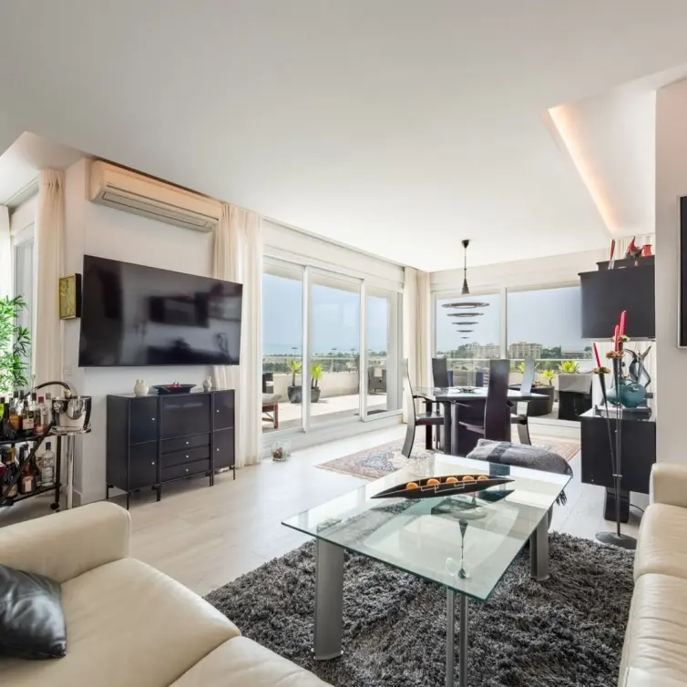 Продажа апартаментов на среднем этаже в Guadalmina Alta