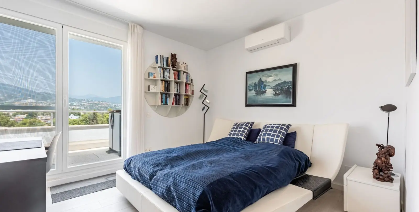 Sale of middle floor apartment in Guadalmina Alta 9