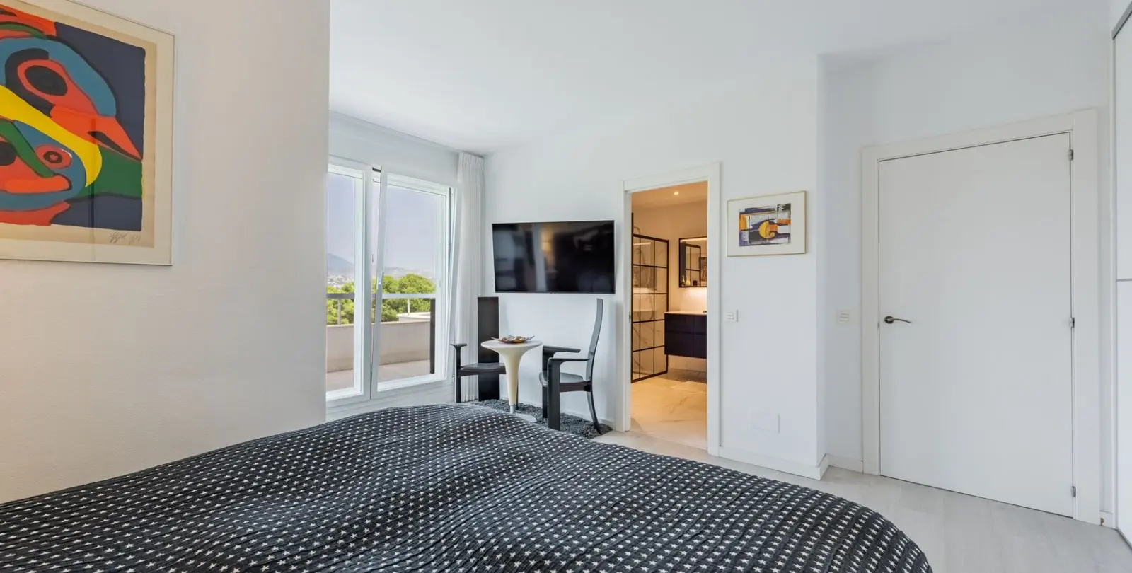Sale of middle floor apartment in Guadalmina Alta 13