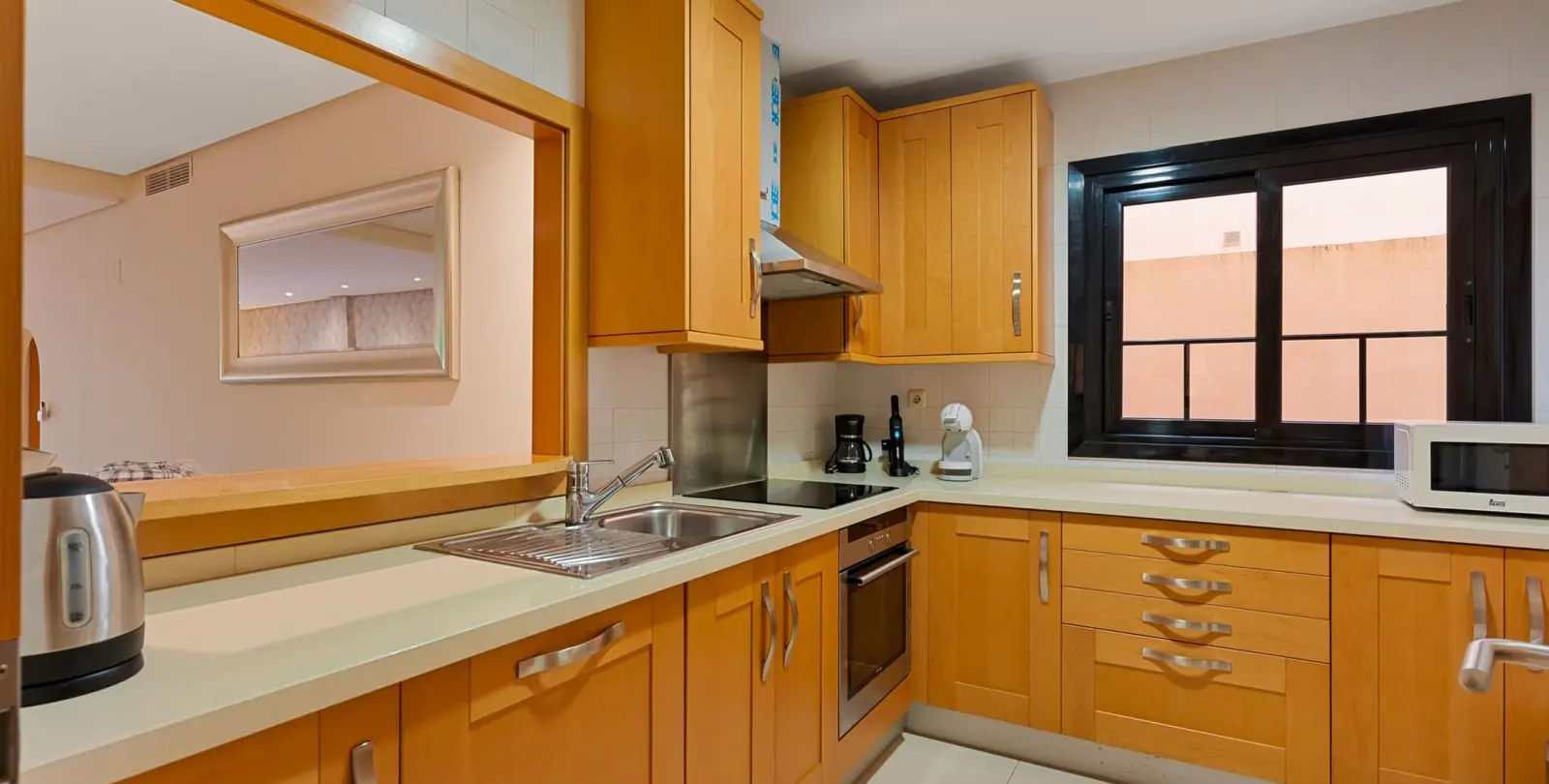 Venta de apartamento en planta baja en Puerto Banús 3
