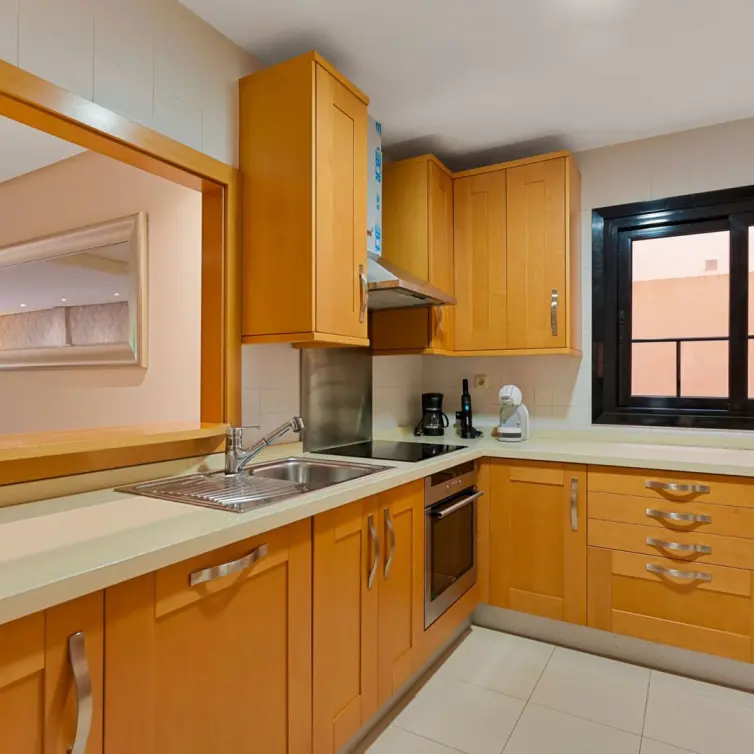 Venta de apartamento en planta baja en Puerto Banús