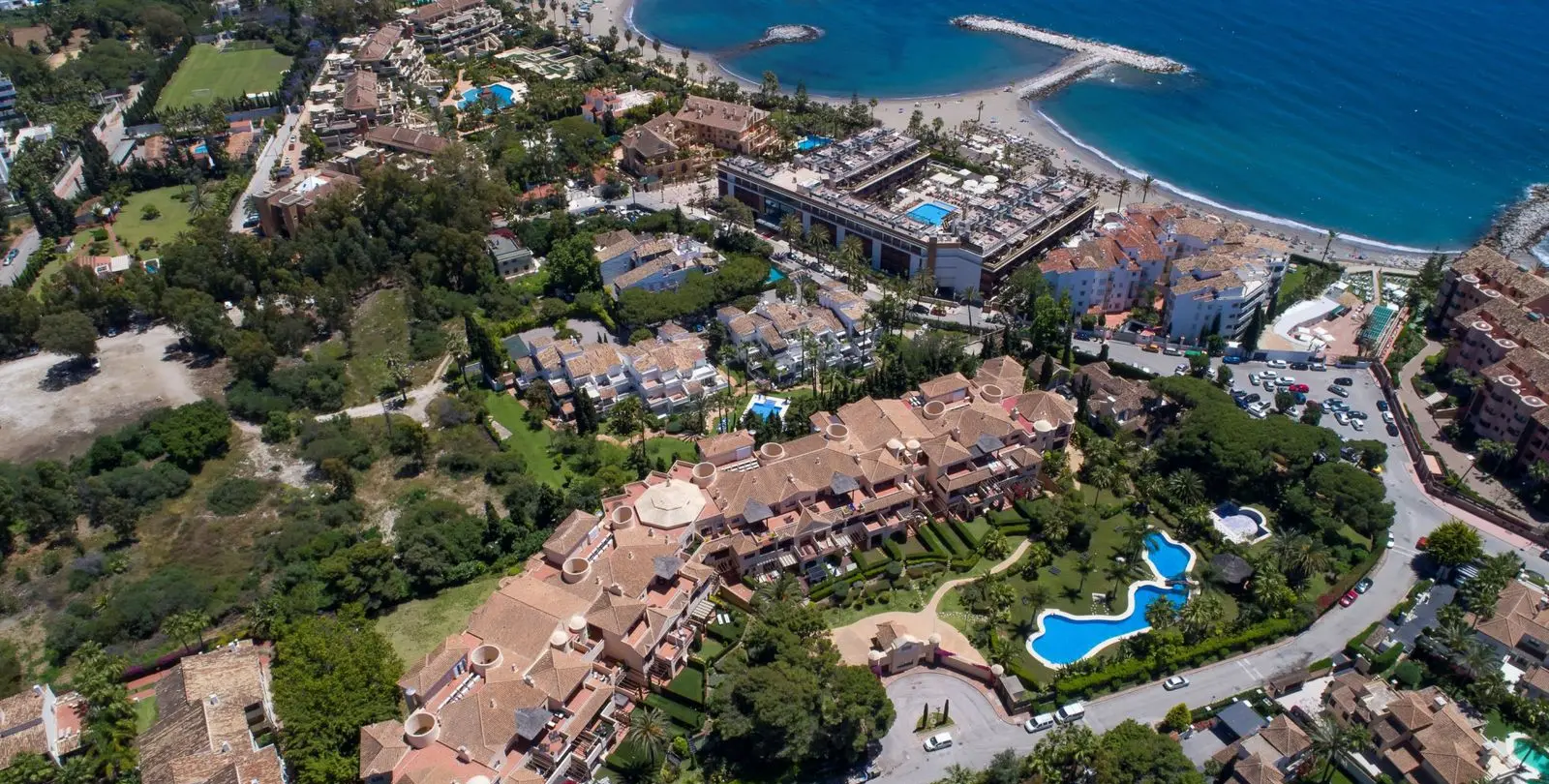 Venta de apartamento en planta baja en Puerto Banús 4