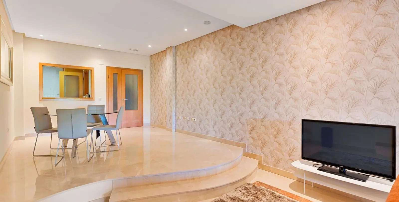 Venta de apartamento en planta baja en Puerto Banús 5
