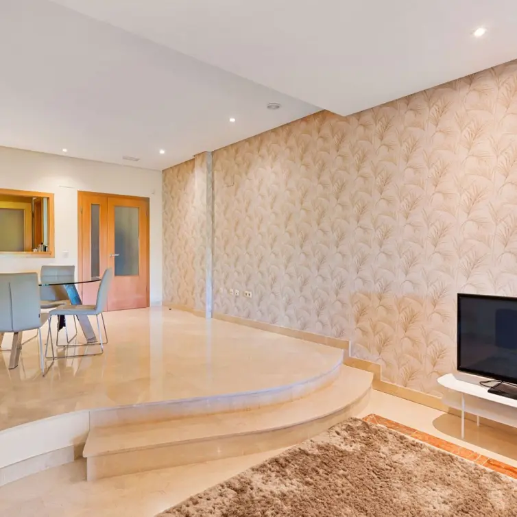 Venta de apartamento en planta baja en Puerto Banús