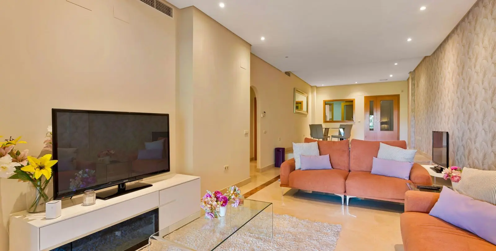 Venta de apartamento en planta baja en Puerto Banús 13