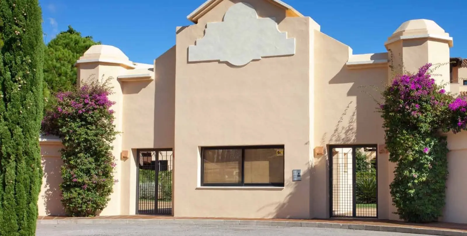 Venta de apartamento en planta baja en Puerto Banús 25