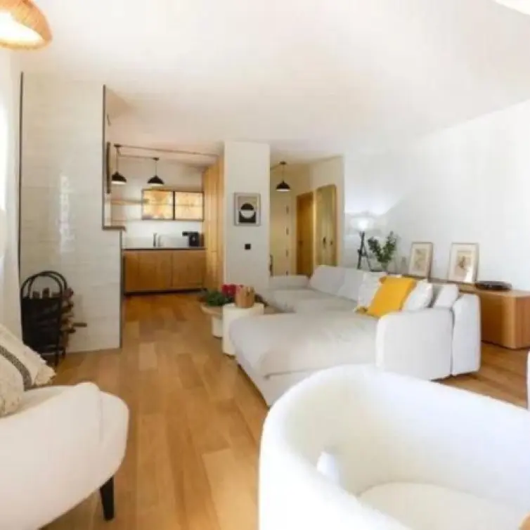 Venta de apartamento en planta media en Puerto Banús