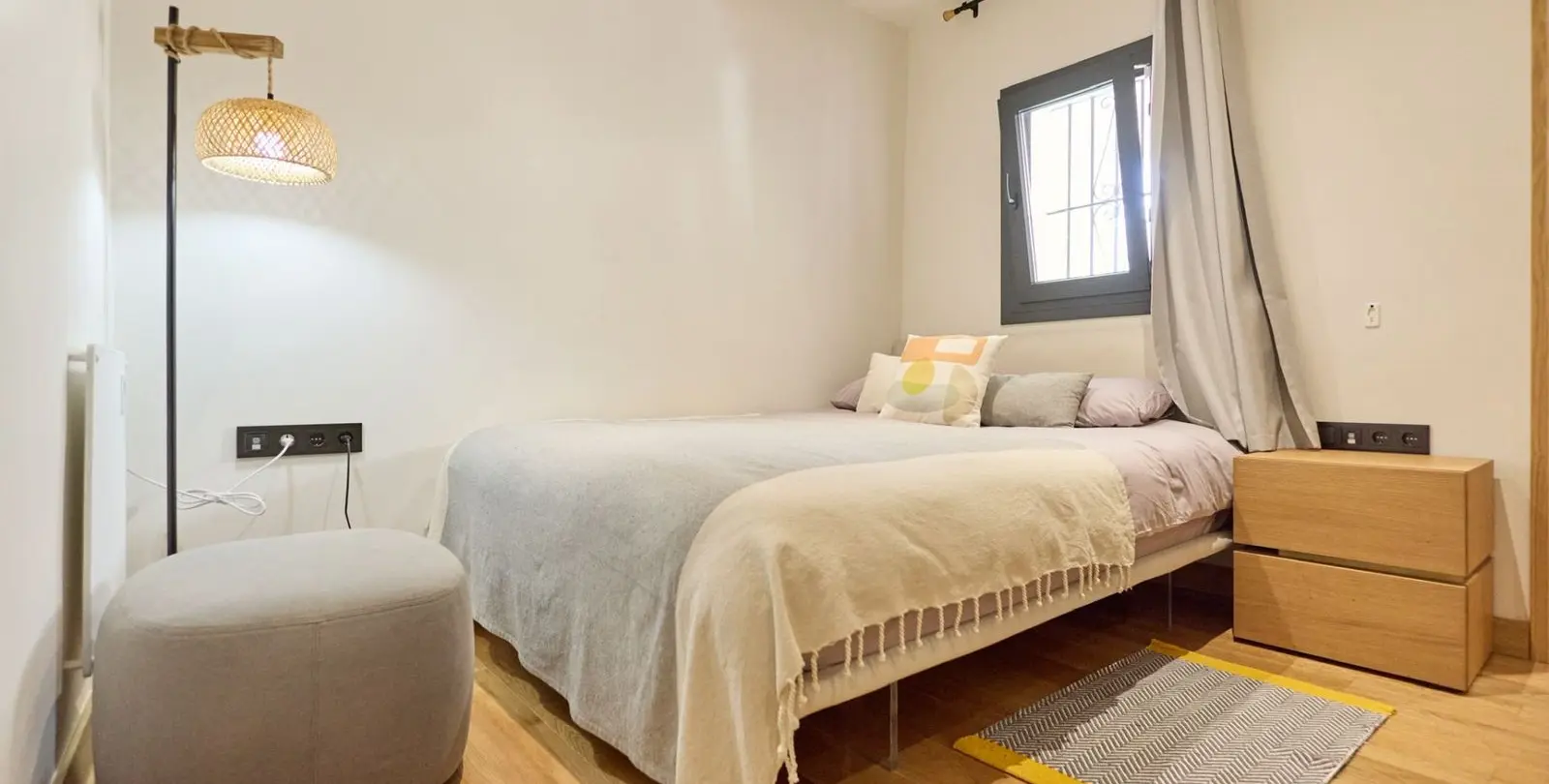 Sale of middle floor apartment in Puerto Banús 28