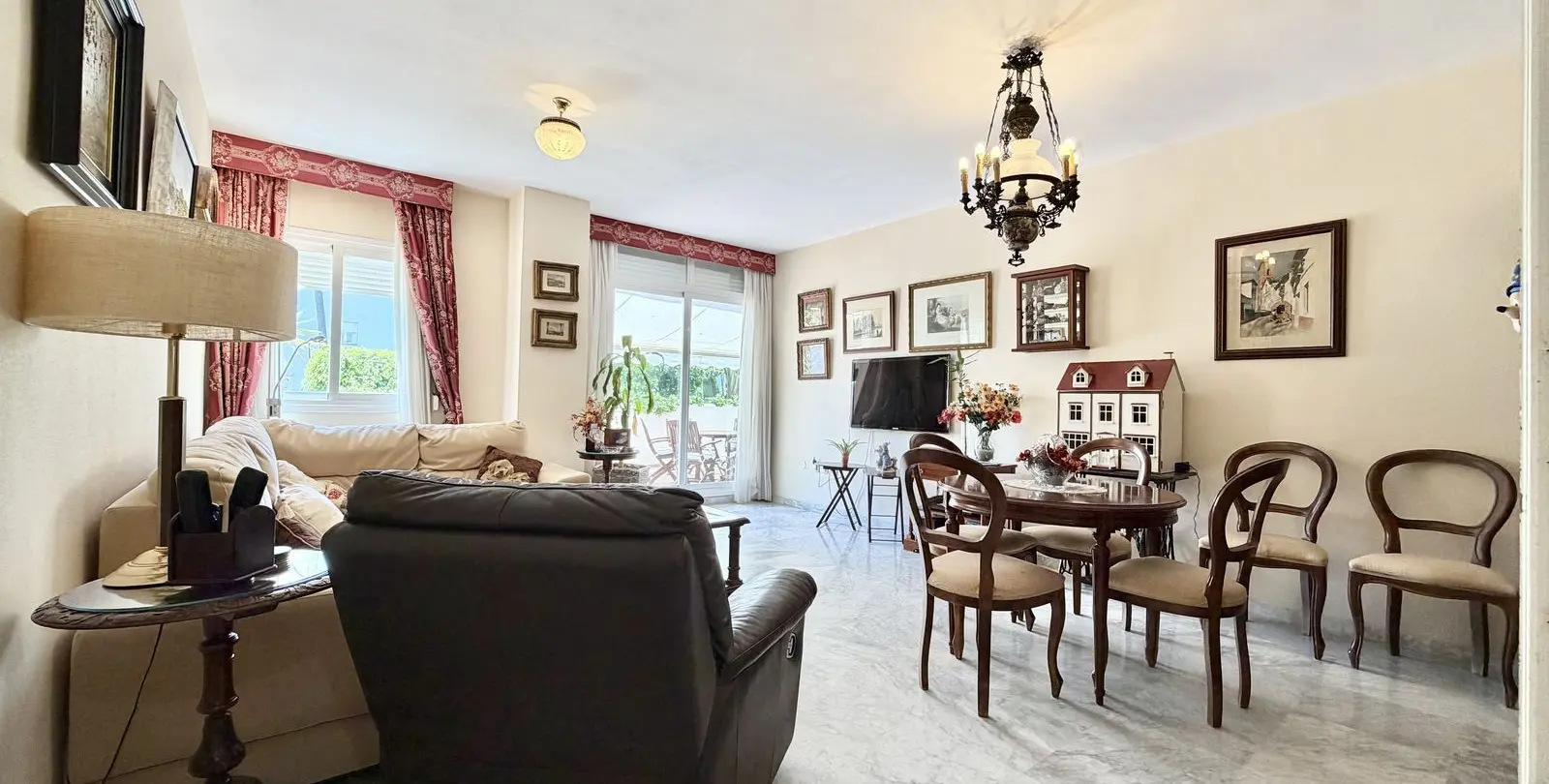 Venta de apartamento en planta baja en The Golden Mile 7